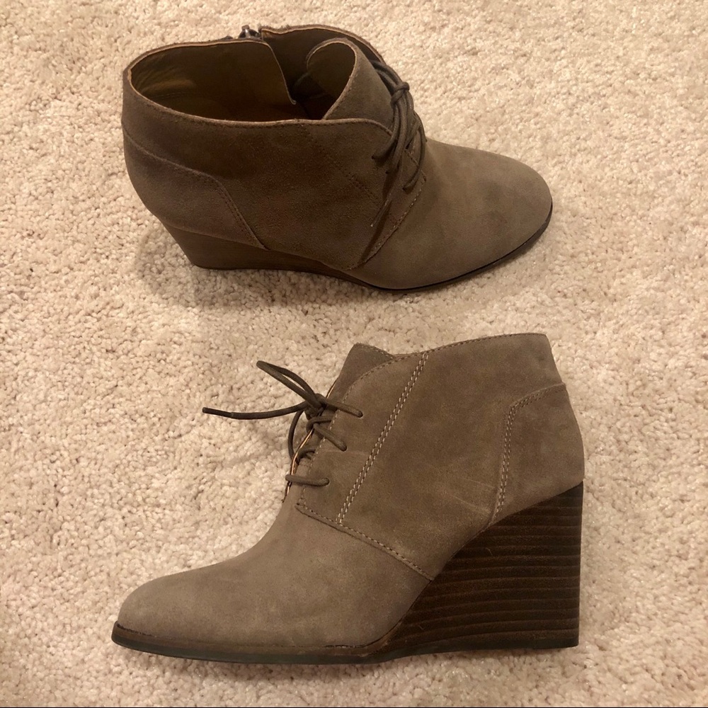 Lucky Brand 🍀 Women's Wedge Round Toe Booties 🍀 Size 7.5 🍀 FAST SHIPPING